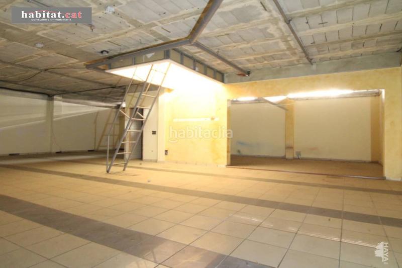 Foto 46eff3a8-6396-4380-9355-f4cd68c30e3c. Local comercial  en la bovila !! en Vilanova i la Geltrú