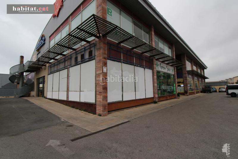 Foto eaa917d1-e289-4469-9d00-2b0ae4b10c0f. Local comercial  en la bovila !! en Vilanova i la Geltrú
