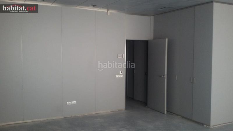 Foto bc96f464-880c-4c3b-99d0-dba87ca68e1b. Locale commerciale in Santa Maria-l´Eixample-Sud Sumella Cubelles