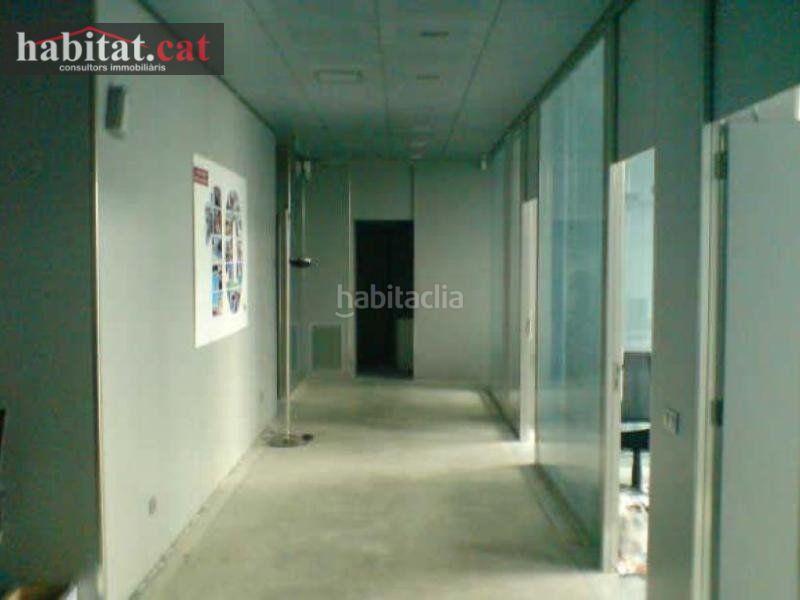 Foto d98e7b51-e0d3-408e-9cf7-29f7c693296d. Locale commerciale in Santa Maria-l´Eixample-Sud Sumella Cubelles