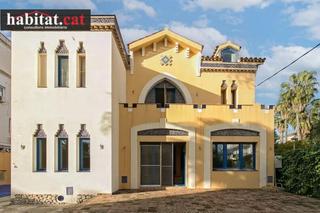 Casa a Ribes Roges. Casa en vilanova i la geltrzona paseo martimo !!