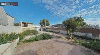 Terreny residencial a Nord. Terreno rustico con construccion a rehabilitar