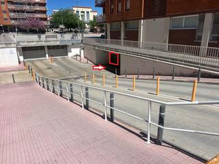 Aparcament cotxe a Centrevila. Garaje indiviudal de 130m en el centro de vilanova i la geltrú