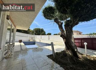 Casa a Mas dEn Serra - Els Cards. Casa individual en sant pere de ribes  les roquetes