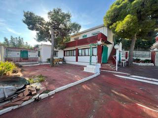Haus in Fondo Somella. Casa en vilanova i la geltru  zona rústica !!