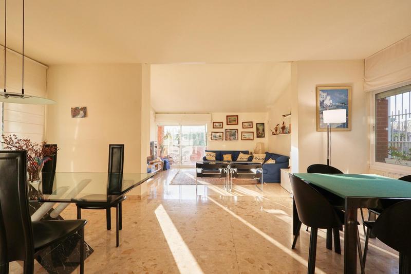 Foto 8d504525-7289-4d29-ac02-144371f1a361. Casa exclusiva casa individual esquinera en cunit !! en Segur de Calafell