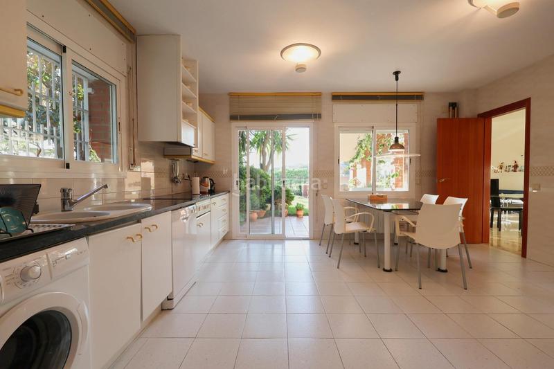 Foto acb1ba73-00c2-48f2-9a56-e8ebd435b278. Casa exclusiva casa individual esquinera en cunit !! en Segur de Calafell