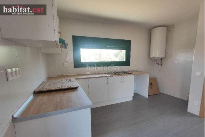 Foto baf86f89-987f-4b8c-a245-a78bb22f7d6f. Casa amb aparcament a Olèrdola