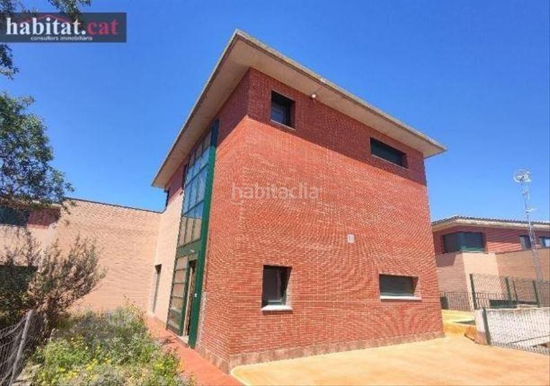 Foto f8ec4785-7e32-48ff-919b-eefb3e0481e4. Casa amb aparcament a Olèrdola