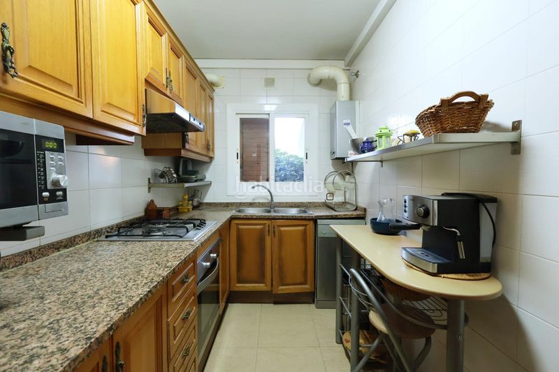 Foto 4cccf06a-a879-4d1b-ba18-6c2b09fd603f. Casa amb aparcament piscina a Cunit residencial Cunit