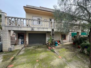 Mas à La Collada-Sis Camins. Casa rústica unifamiliar en vilanova i la geltrú  zona pi torrat