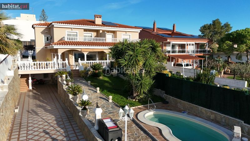 Foto 19daa6f1-470e-4771-bbc2-d3c6717faafe. Casa amb aparcament piscina a Centre Sant Pere de Ribes