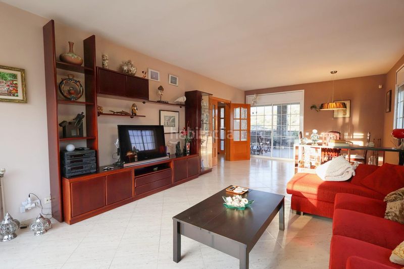 Foto e1b7f3dc-273e-46c8-ab15-806f8469328e. Casa amb aparcament piscina a Mas Trader-Corral d´En Tort-Corral d´En Cona Cubelles