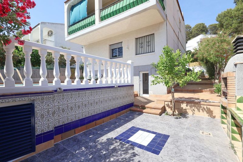 Foto eb29a735-64ce-4bc7-a140-7a36264522c3. Casa amb calefacció aparcament piscina a Cunit residencial Cunit