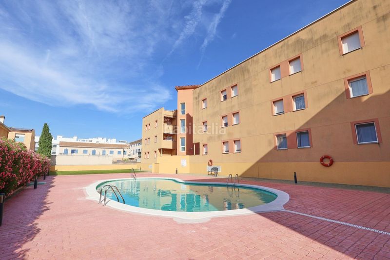 Foto ee94039b-7c9f-4e74-a9dd-83e02b5ab3d8. Pis amb aparcament piscina a Les Salines-Pla de Sant Pere Cubelles