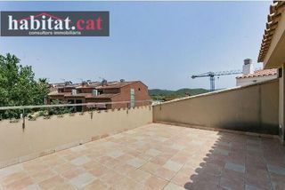 Etagenwohnung in Centre. Piso con amplia terraza en el centro de sant pere de ribes