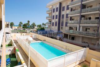 Pis en La Torre-Playa de Chilches. A solo 125m del mar apartamento con terraza, piscina y garaje en