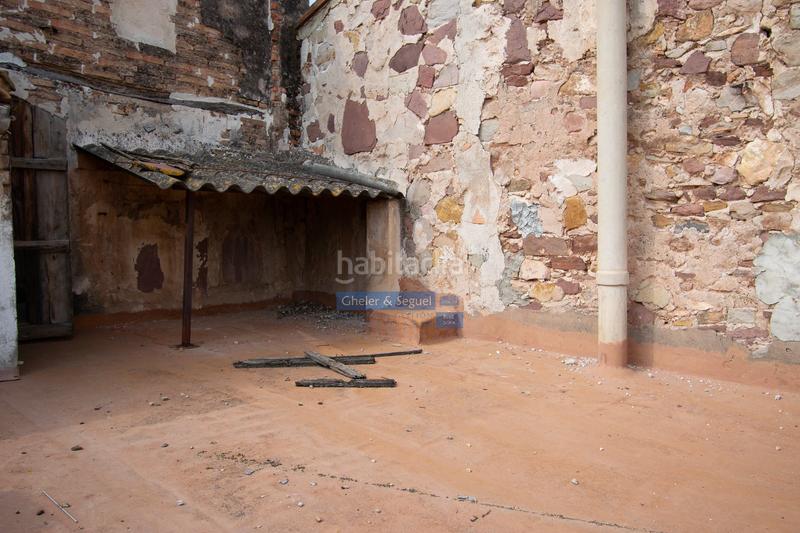Foto 566d6372-ad5c-4840-85b2-7b847c42387e. Masía casa de pueblo con patio y garaje en Torres Torres
