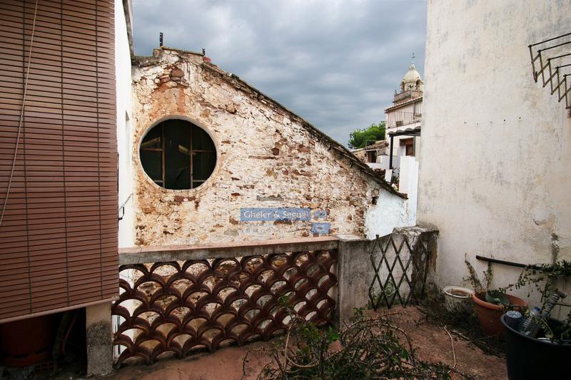 Foto b2186525-07df-4642-abf2-5667fa7c6364. Masía casa de pueblo con patio y garaje en Torres Torres