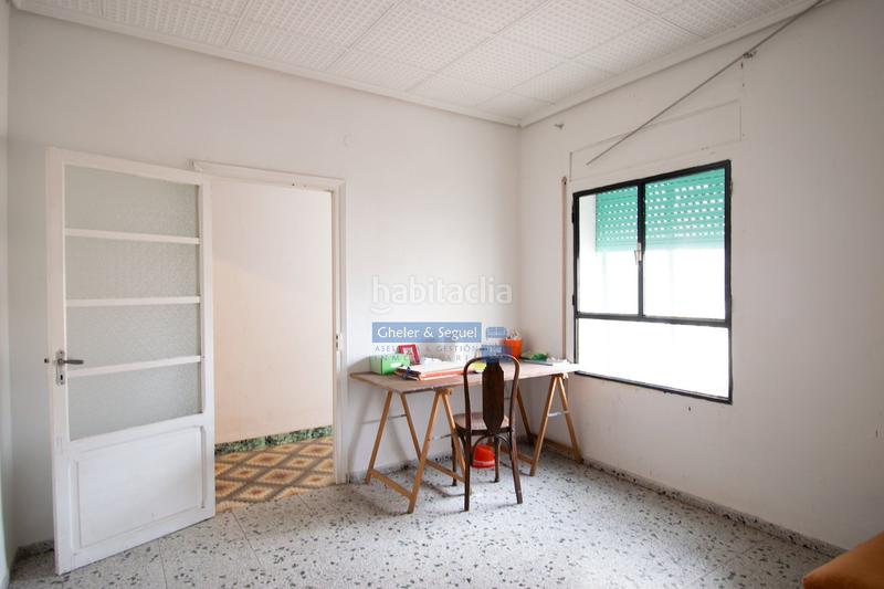 Foto b7e3bb0b-c7dc-4944-9342-4ad1f8816a1f. Masía casa de pueblo con patio y garaje en Torres Torres
