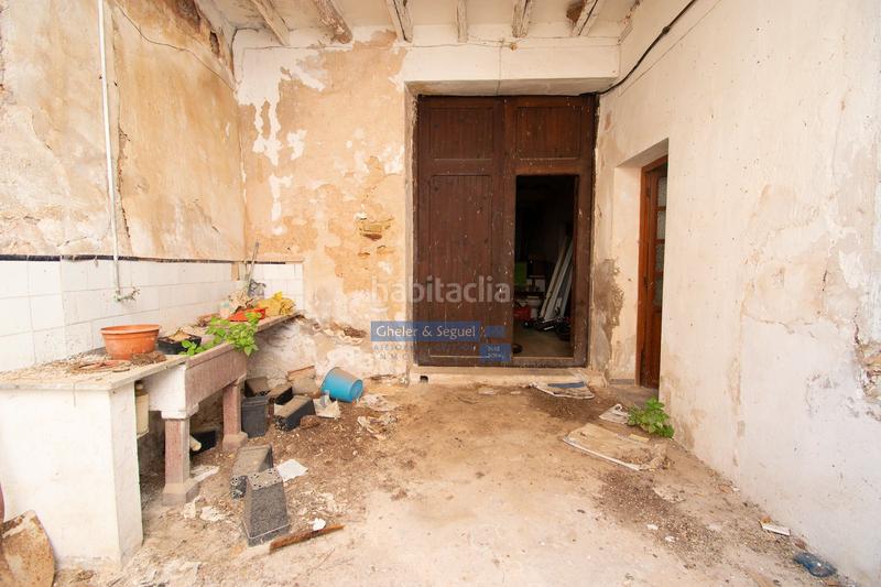Foto cec3d0cf-e014-4b94-9b38-a9b3e8548fba. Masía casa de pueblo con patio y garaje en Torres Torres