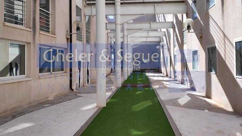 Foto 3cfb632b-c43e-4234-b043-698a200948e5. Lloguer local comercial a Avenida de Abril-9 de Octubre Sagunt