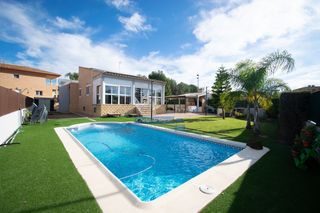 Chalet in Albalat dels Tarongers. Una versión moderna de la villa romana