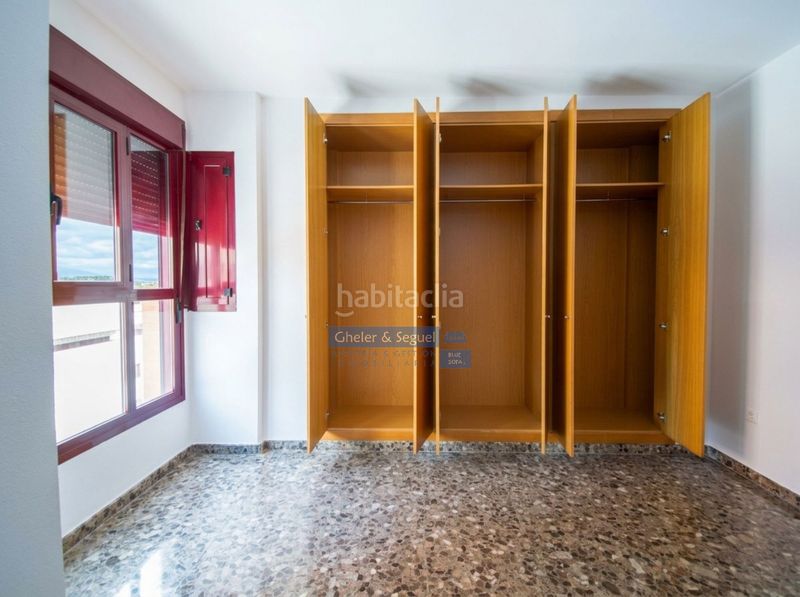 Foto 98adacff-e4e7-4c75-9505-64d193a7b042. Reihenhaus in Avenida de Abril-9 de Octubre Sagunt