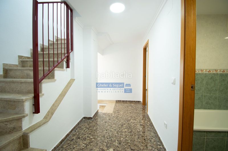 Foto ba20dea6-e73d-4ed4-9dac-9cf02b9b177b. Reihenhaus in Avenida de Abril-9 de Octubre Sagunt