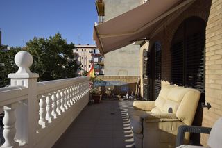 Dúplex a Avenida de Abril-9 de Octubre. Vivienda con gran terraza privada de 125 m en el corazón de puer