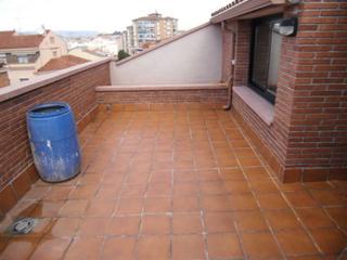 Dplex a Font dels Capellans - Sagrada Familia. Duplex de 78,85 m2 construidos, ao de construccin 2006, habita