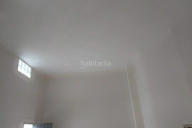 Foto a70dc084-6ad2-489a-b856-ed637e301bff. Local comercial local en venta en bases de Manresa - carretera de santpedor Manresa