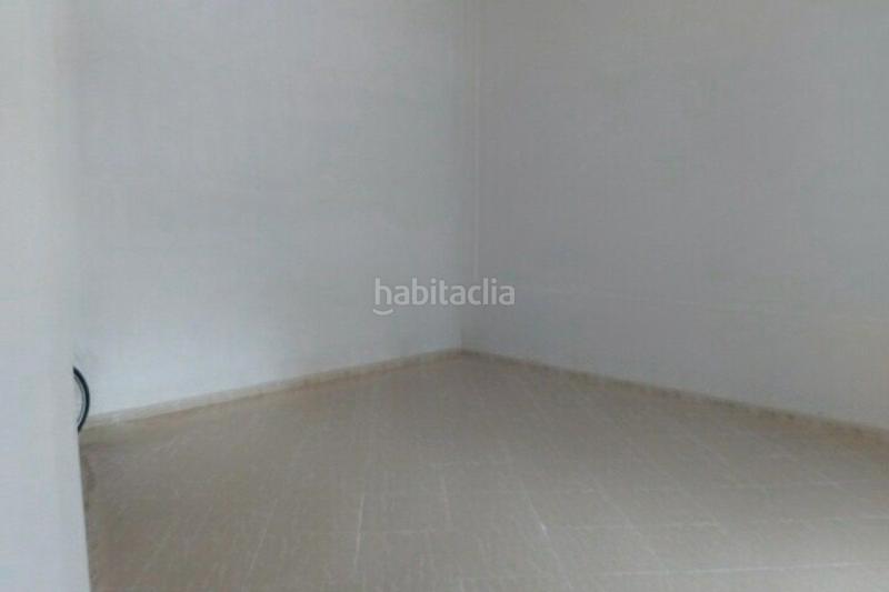 Foto b6e268ed-ee1b-4d4c-a933-9bf6cb0da97d. Local comercial local en venta en bases de Manresa - carretera de santpedor Manresa