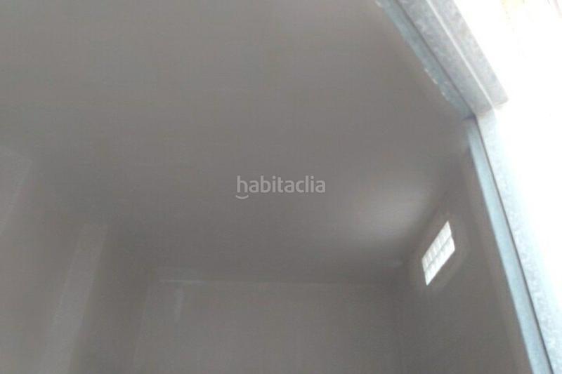 Foto e6481dc2-c83f-4ab1-a1c6-6470b0f91e15. Local comercial local en venta en bases de Manresa - carretera de santpedor Manresa