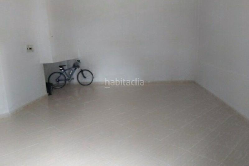 Foto ef1911aa-c05a-4733-8769-eaaf72755849. Local comercial local en venta en bases de Manresa - carretera de santpedor Manresa