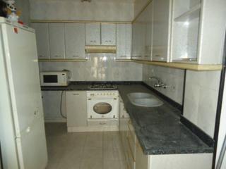 Piso en Bases de Manresa - Carretera de Santpedor. Superf. 88 m, 3 habitaciones dobles (14m2-12m2-9m2), habitacin