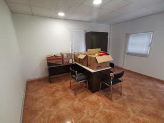Lloguer Local Comercial a Barri Antic. Local en alquiler  ideal oficina o almacen