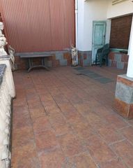 Reihenhaus in Bases de Manresa - Carretera de Santpedor. Casa adosada con dos viviendas, garaje de 100m2 y terraza 40m2