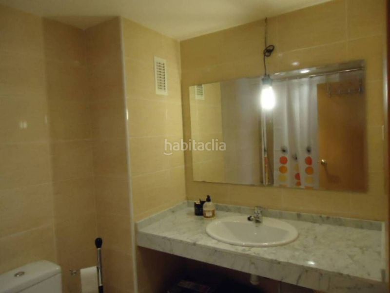 Foto f2eabbcf-3c8c-4275-8144-8ebd428a18c6. Pis amb calefacció aparcament a Sallent