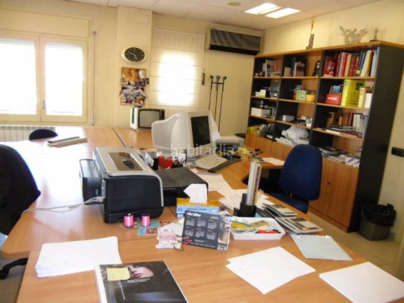 Foto baeefa70-85d1-42f8-a67d-23e50f1aa459. Affitto ufficio in Plaça Catalunya Manresa