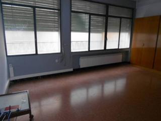 Lloguer Local Comercial a Sallent. Local de alquiler