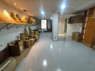 Lloguer Local Comercial a Poble Nou. Local en alquiler