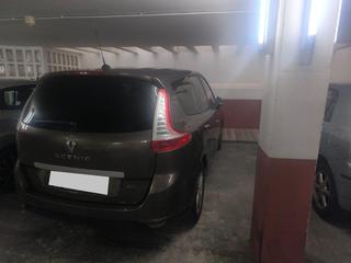Aparcament cotxe a Poble Nou. Parquing en venta