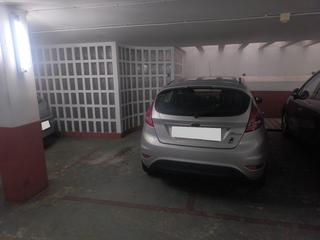 Aparcament cotxe a Poble Nou. Parquing en venta