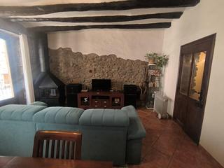 Casa adossada a Súria. Casa esquinera  estilo rustico
