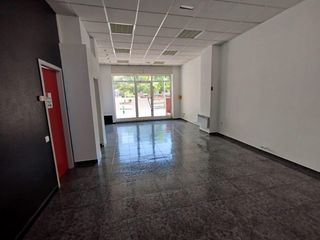 Lloguer Local Comercial a La Balconada-Cal Gravat. Local en alquiler