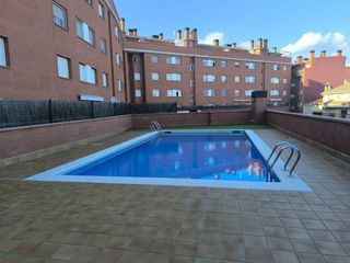 Alquiler Piso en Barri Mion - Puigberenguer. Piso de alquiler con terraza  piscina comunitaria y parquing adi