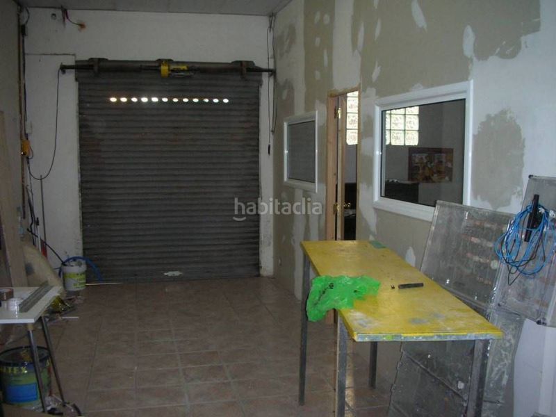 Foto 149fa2f6-88da-45ae-9452-1fb4e2e3bdb7. Local comercial a Escodines Manresa