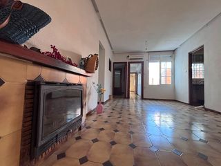 Haus  Carrer del doctor domingo orozco. Casa en pleno centro de burjassot