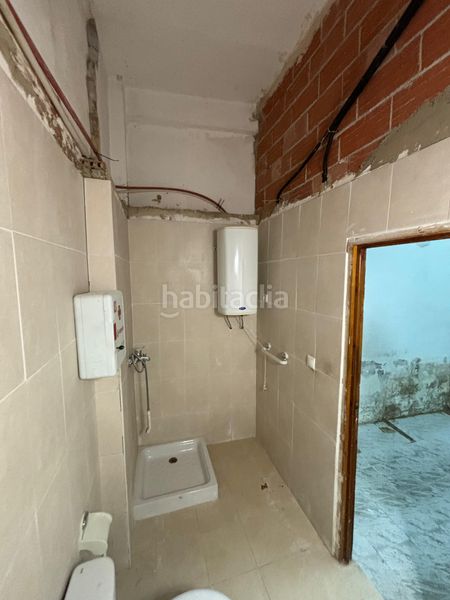 Foto eb958cf6-b2e1-4d87-ad8f-c42b8994dedc. Local comercial a El Castell Burjassot